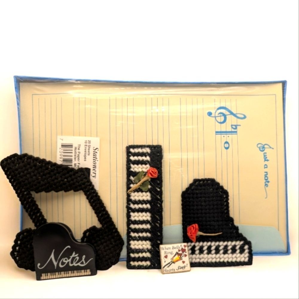 Vintage musical stationary and magnet set novelty kitschy piano